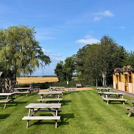 The White Hart Hotel Newenden Екстериор снимка