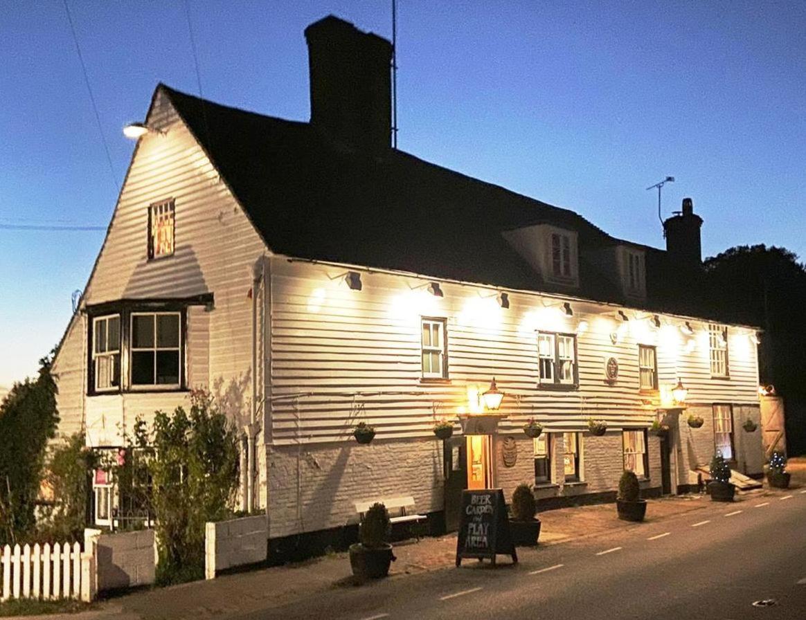 The White Hart Hotel Newenden Екстериор снимка