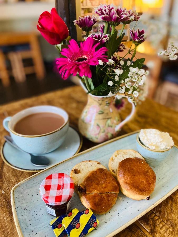 The White Hart Hotel Newenden Екстериор снимка