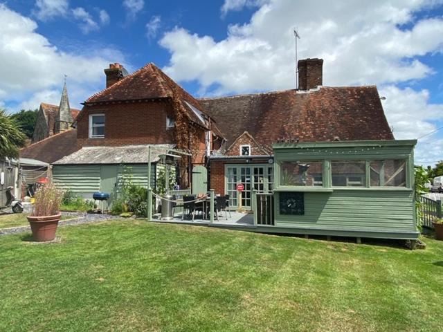 The White Hart Hotel Newenden Екстериор снимка