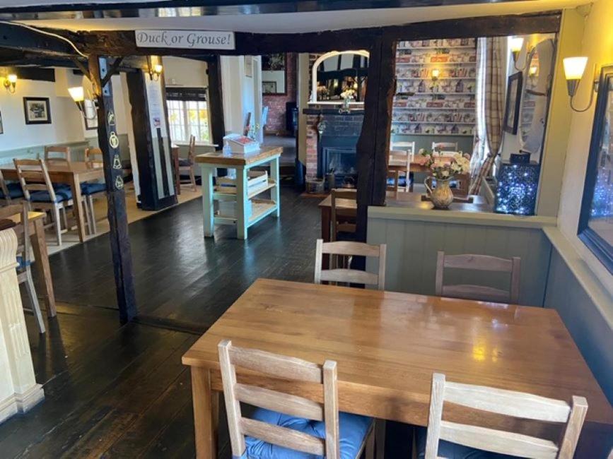 The White Hart Hotel Newenden Екстериор снимка
