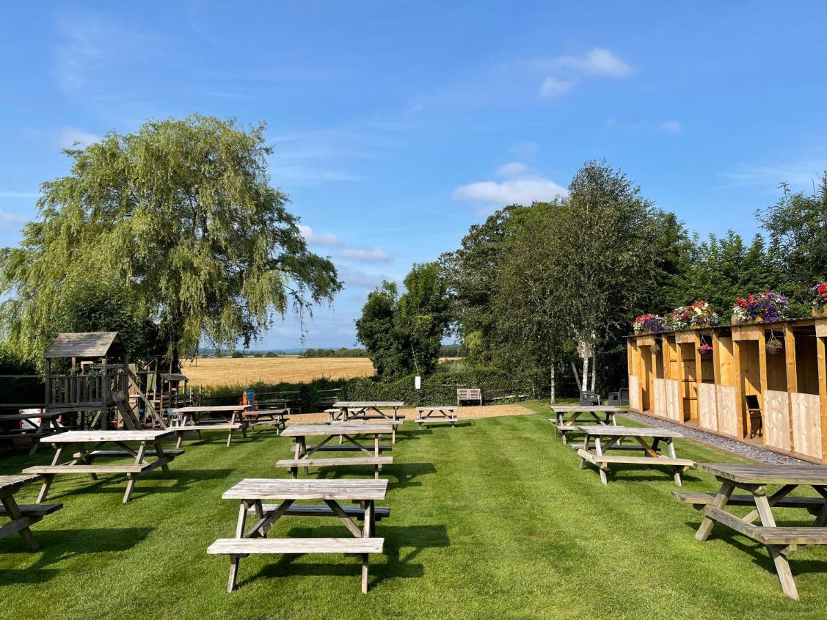 The White Hart Hotel Newenden Екстериор снимка