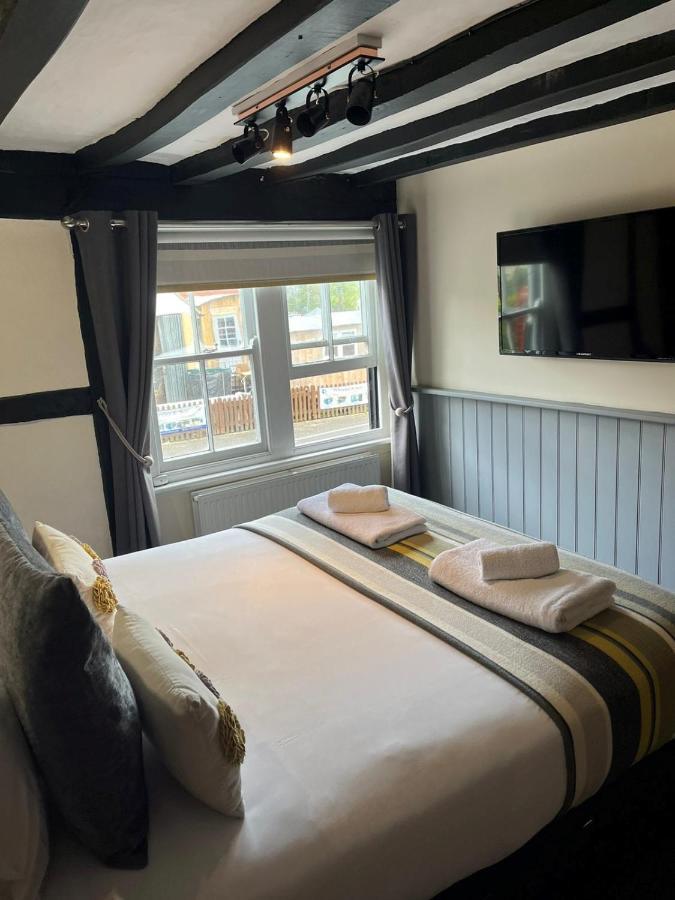 The White Hart Hotel Newenden Екстериор снимка