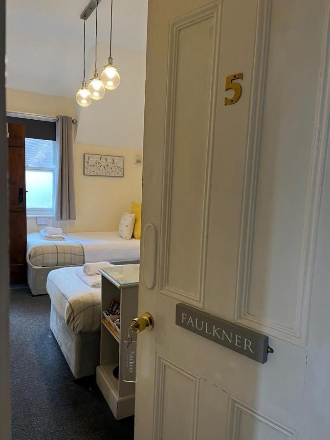The White Hart Hotel Newenden Екстериор снимка