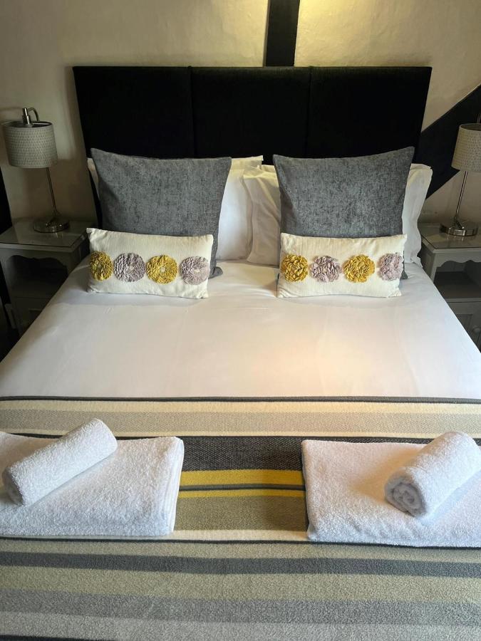 The White Hart Hotel Newenden Екстериор снимка